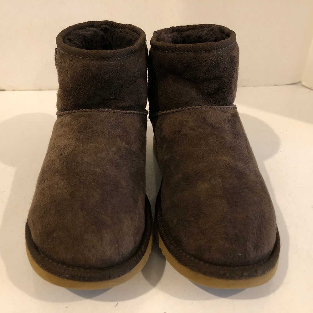 UGG Australia Classic Mini Chocolate Boots Size 6